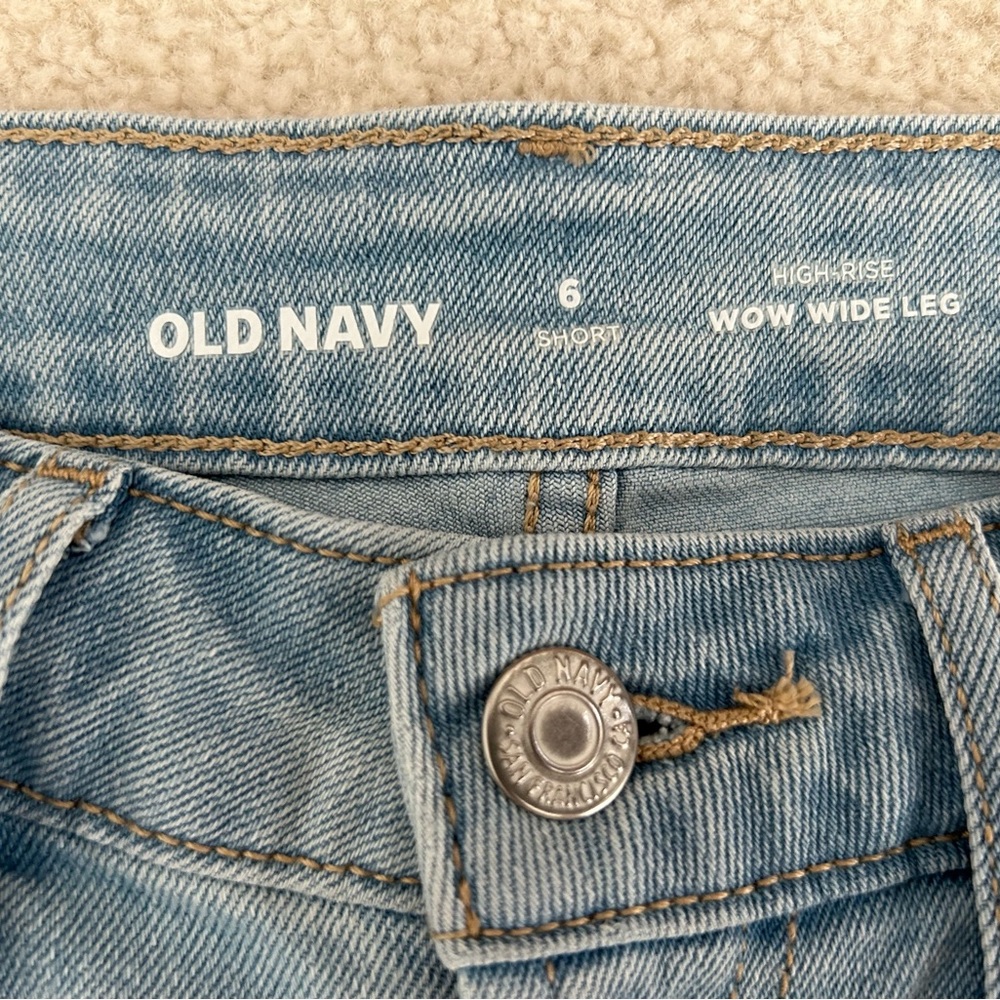Old Navy Wow High Rise Wide Leg Light Wash Blue Women's Jeans 6 Short - Picture 2 of 2